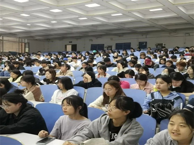 tyc122cc太阳成集团举办“研途漫漫 坚毅向前”考研备考讲座 (3)