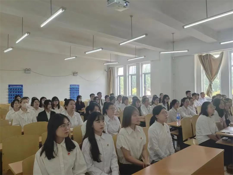 tyc122cc太阳成集团组织2023届毕业生开展“最后一堂爱国主义教育课”活动